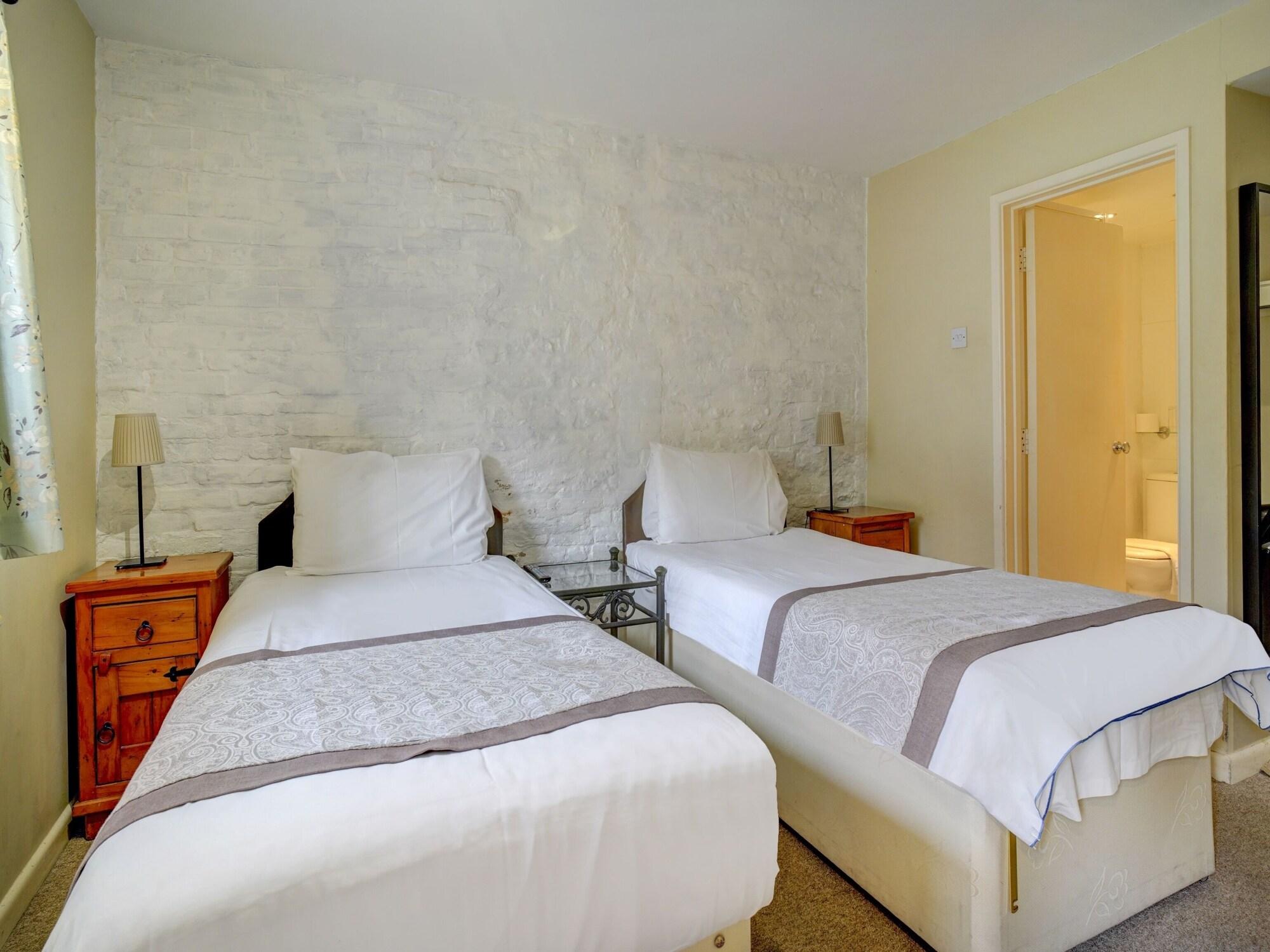 George & Dragon Inn Chichester Ngoại thất bức ảnh